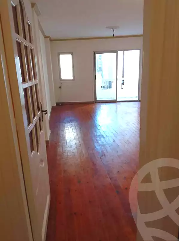 https://aqarmap.com.eg/ar/listing/7143884-for-rent-alexandria-ganaklis