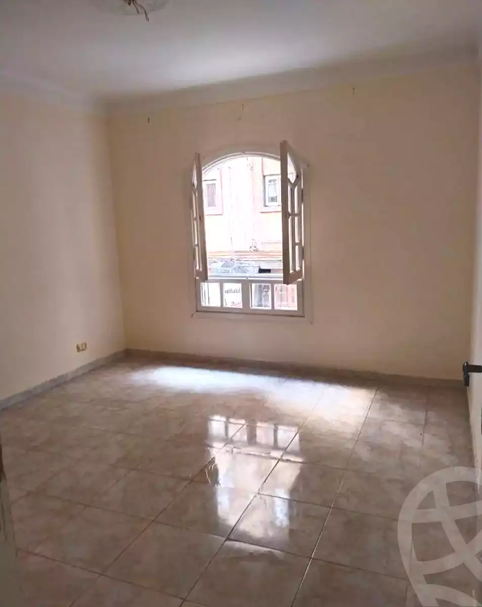 https://aqarmap.com.eg/ar/listing/7144388-for-rent-alexandria-sydy-bshr-sydy-bshr-bhry-shr-mhmwd-l-yswy