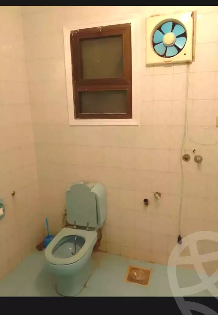 https://aqarmap.com.eg/ar/listing/7145307-for-rent-alexandria-ganaklis