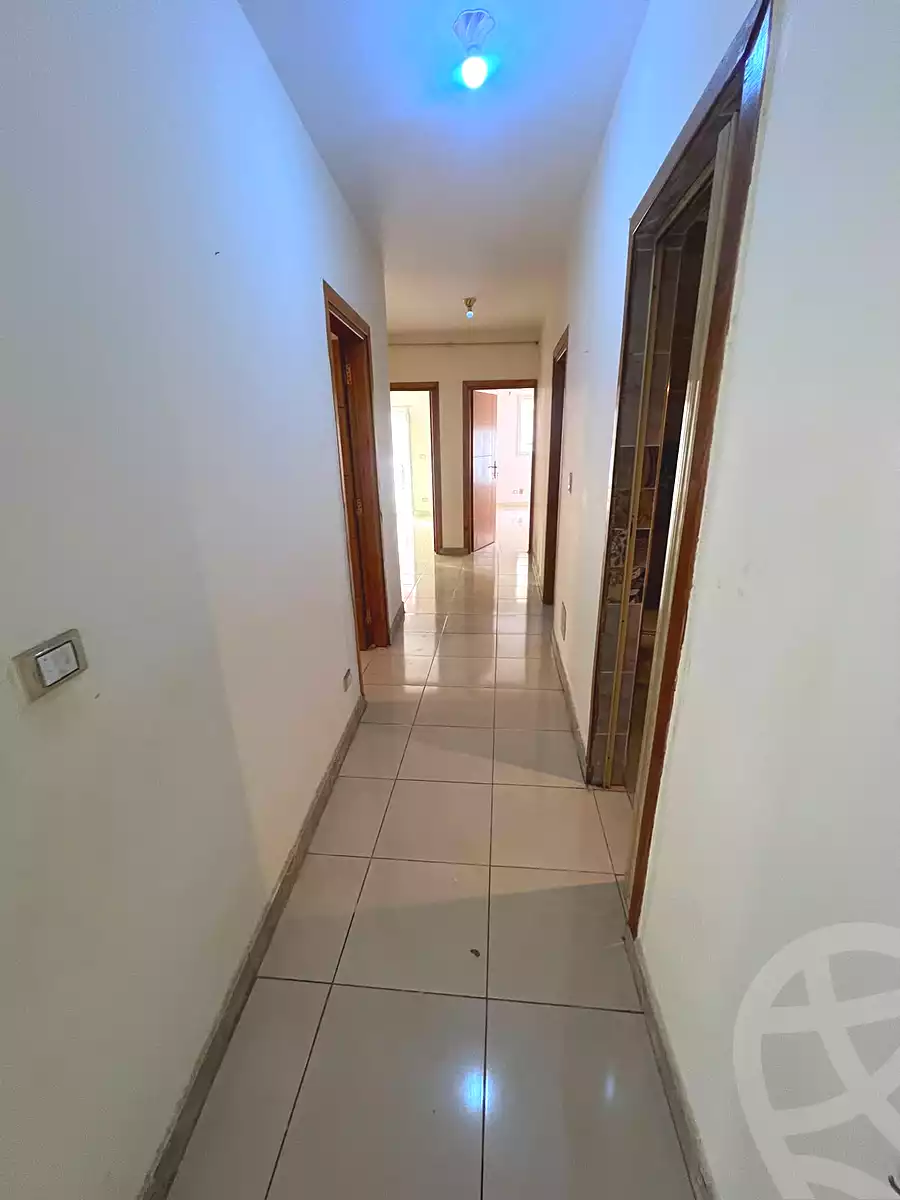https://aqarmap.com.eg/ar/listing/7145547-for-sale-cairo-el-sheikh-zayed-city-el-hay-elasher-street-100