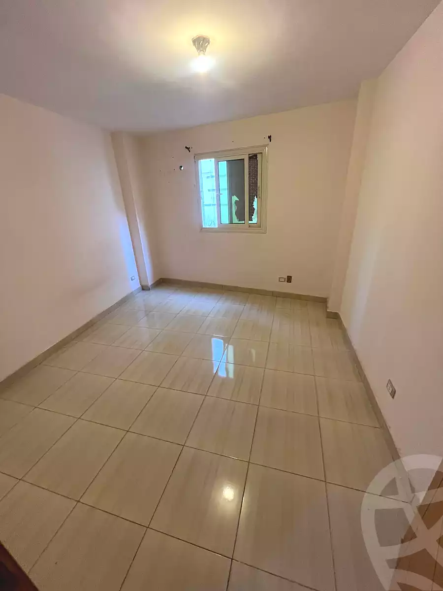 https://aqarmap.com.eg/ar/listing/7145547-for-sale-cairo-el-sheikh-zayed-city-el-hay-elasher-street-100
