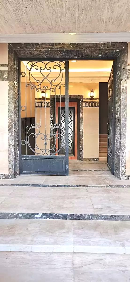 https://aqarmap.com.eg/ar/listing/7145564-for-sale-cairo-6th-of-october-ganob-el-ahyaaa-hay-el-andalous
