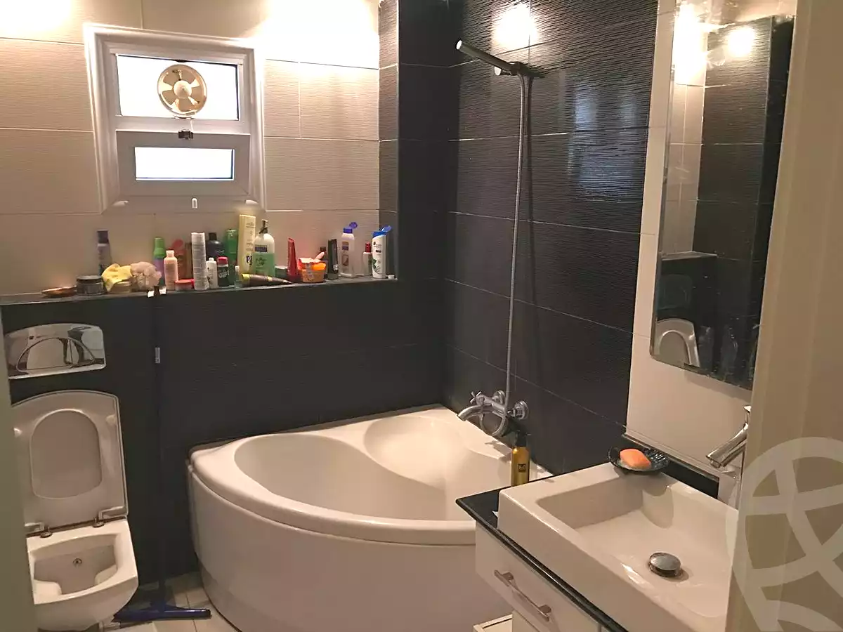 https://aqarmap.com.eg/ar/listing/7146147-for-sale-cairo-new-cairo-el-narges-el-narges-omarat-gamal-kamel-st