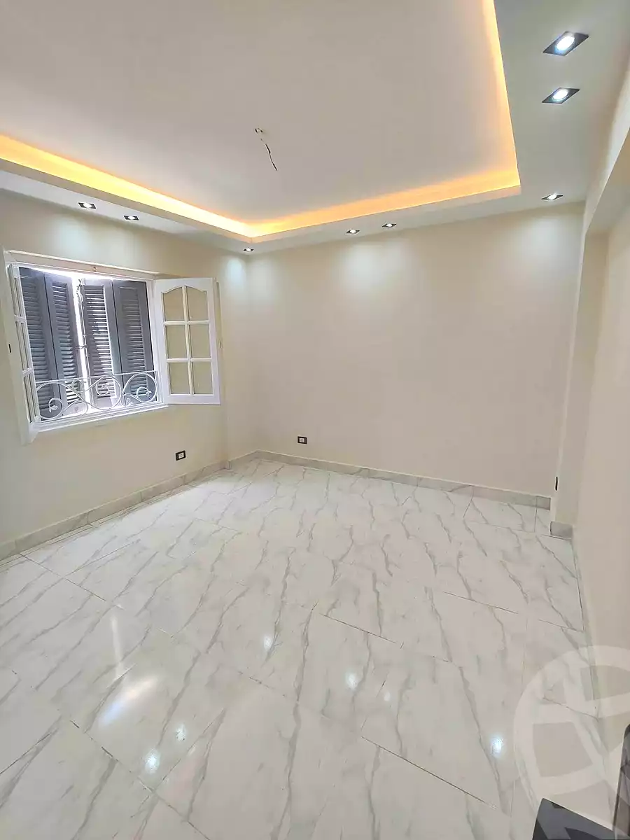 https://aqarmap.com.eg/ar/listing/7146843-for-sale-alexandria-sydy-bshr-sydy-bshr-bhry-mohamed-el-srafi-st.