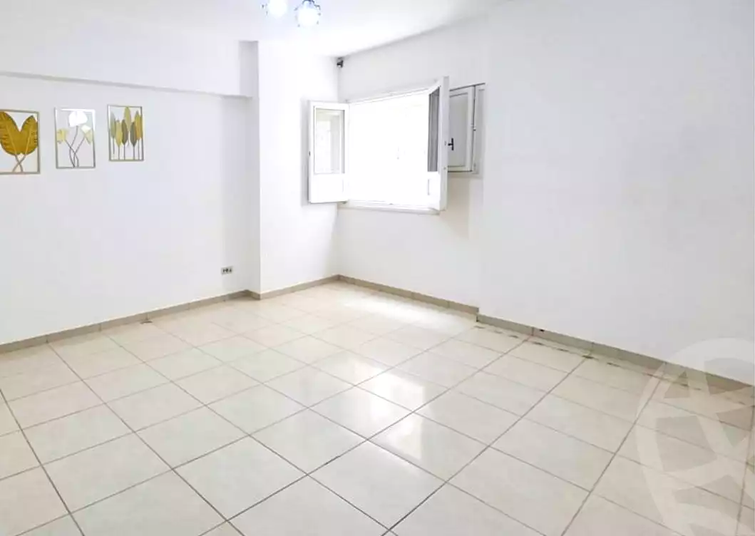 https://aqarmap.com.eg/ar/listing/7147914-for-sale-alexandria-camp-cesar-famous-st