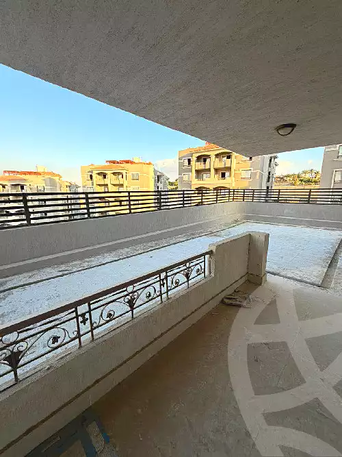 https://aqarmap.com.eg/ar/listing/7147961-for-sale-cairo-el-sheikh-zayed-city-compounds-el-khamayel