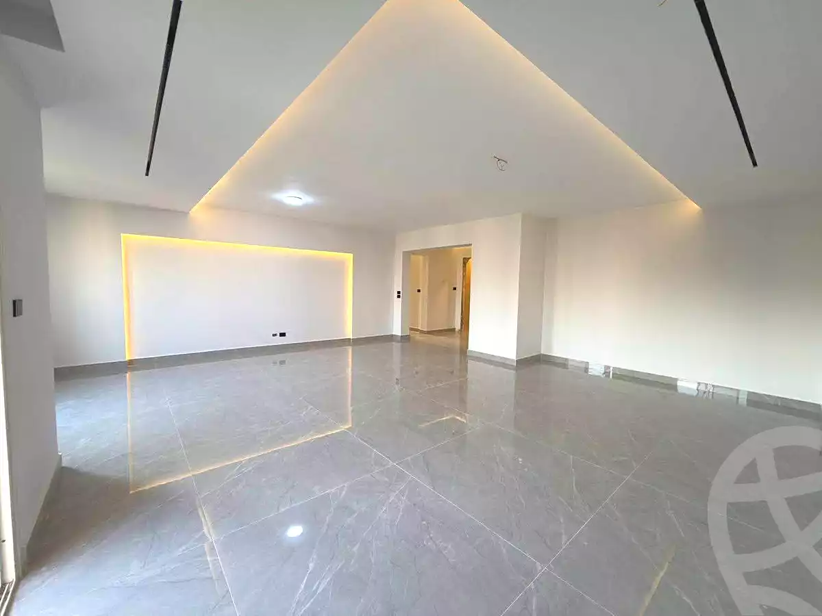 https://aqarmap.com.eg/en/listing/7151882-for-sale-cairo-new-administrative-capital-r7-oia