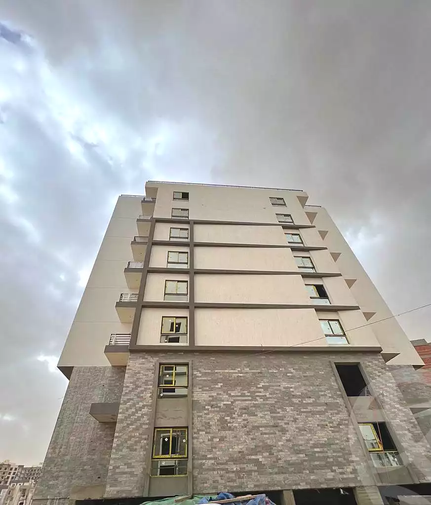 https://aqarmap.com.eg/ar/listing/7152075-for-sale-cairo-new-administrative-capital-r7-green-avenue