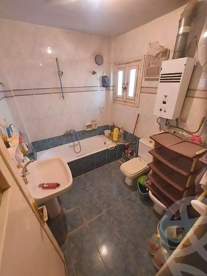 https://aqarmap.com.eg/en/listing/7154138-for-sale-cairo-helwan-helwan-el-sharkeya-borhan-st