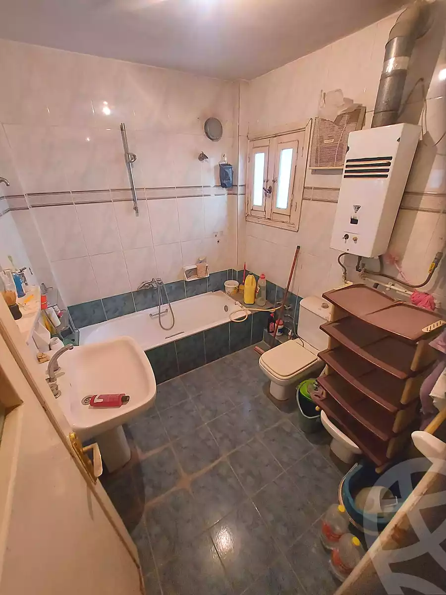 https://aqarmap.com.eg/en/listing/7154204-for-sale-cairo-helwan-helwan-el-sharkeya-borhan-st