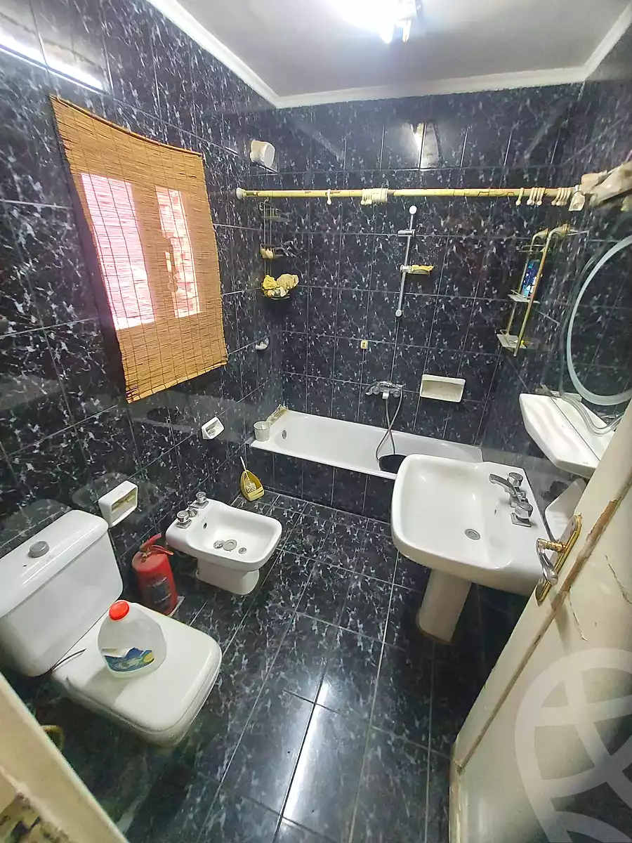 https://aqarmap.com.eg/en/listing/7154213-for-sale-cairo-helwan-helwan-el-sharkeya-borhan-st