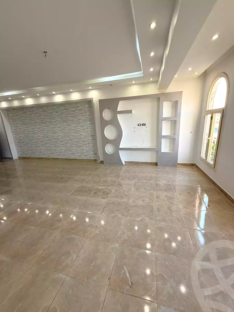 https://aqarmap.com.eg/ar/listing/7154812-for-rent-cairo-el-sheikh-zayed-city-el-hay-elawel-street-10