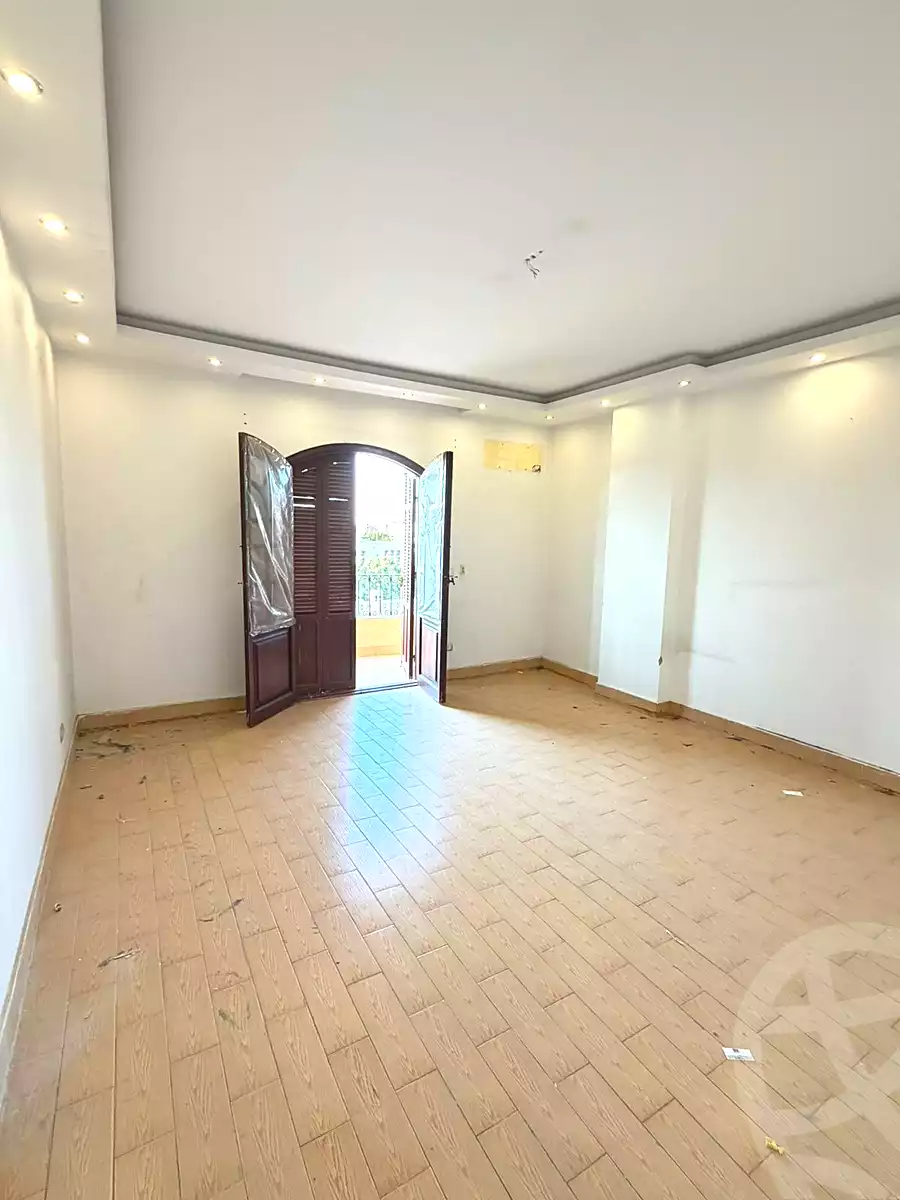 https://aqarmap.com.eg/ar/listing/7154812-for-rent-cairo-el-sheikh-zayed-city-el-hay-elawel-street-10