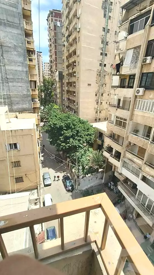 https://aqarmap.com.eg/ar/listing/7154907-for-sale-alexandria-sydy-bshr