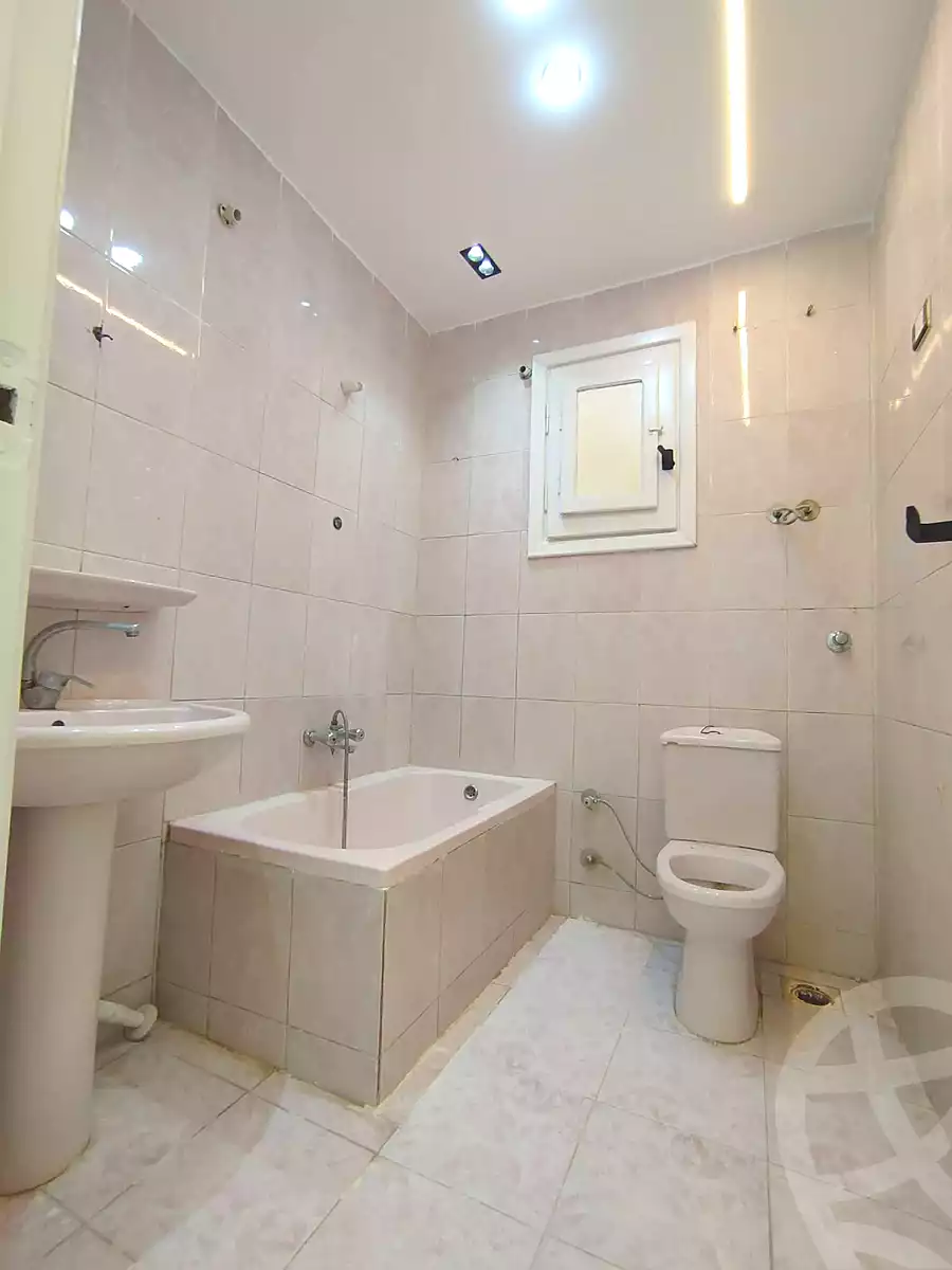 https://aqarmap.com.eg/ar/listing/7155789-for-sale-alexandria-al-agamy-shataa-el-nakheel