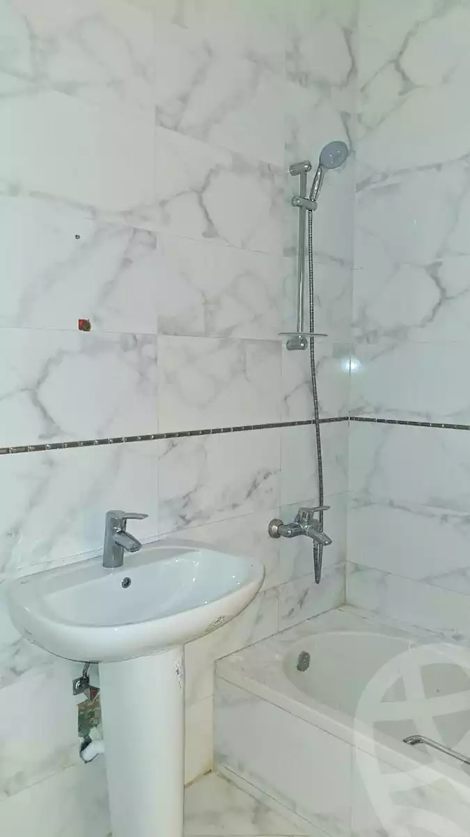 https://aqarmap.com.eg/ar/listing/7157461-for-sale-cairo-new-cairo-el-yassamin-el-yasmeen-7-el-shaheed-mahmoud-maher-st