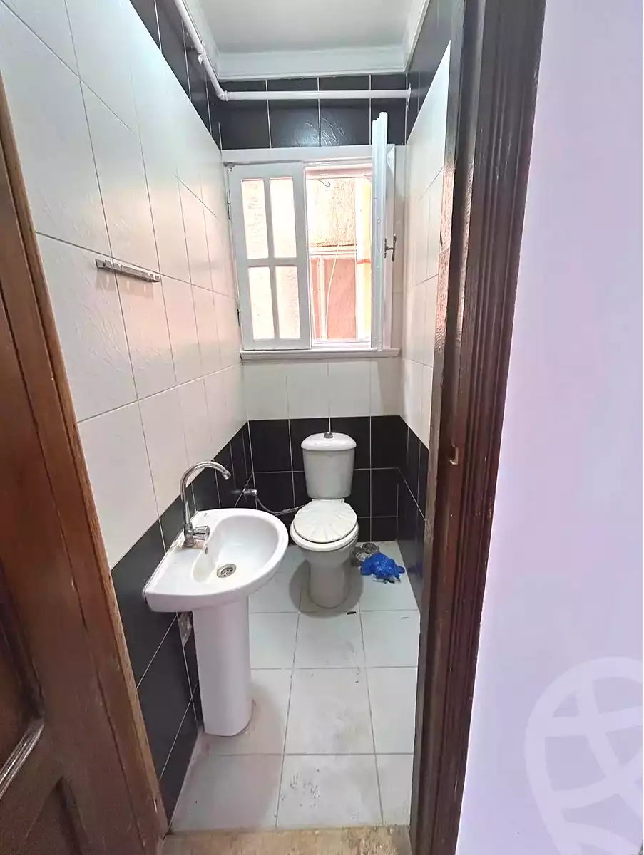 https://aqarmap.com.eg/ar/listing/7157509-for-sale-alexandria-sydy-bshr-sydy-bshr-bhry-shr-mhmwd-l-yswy