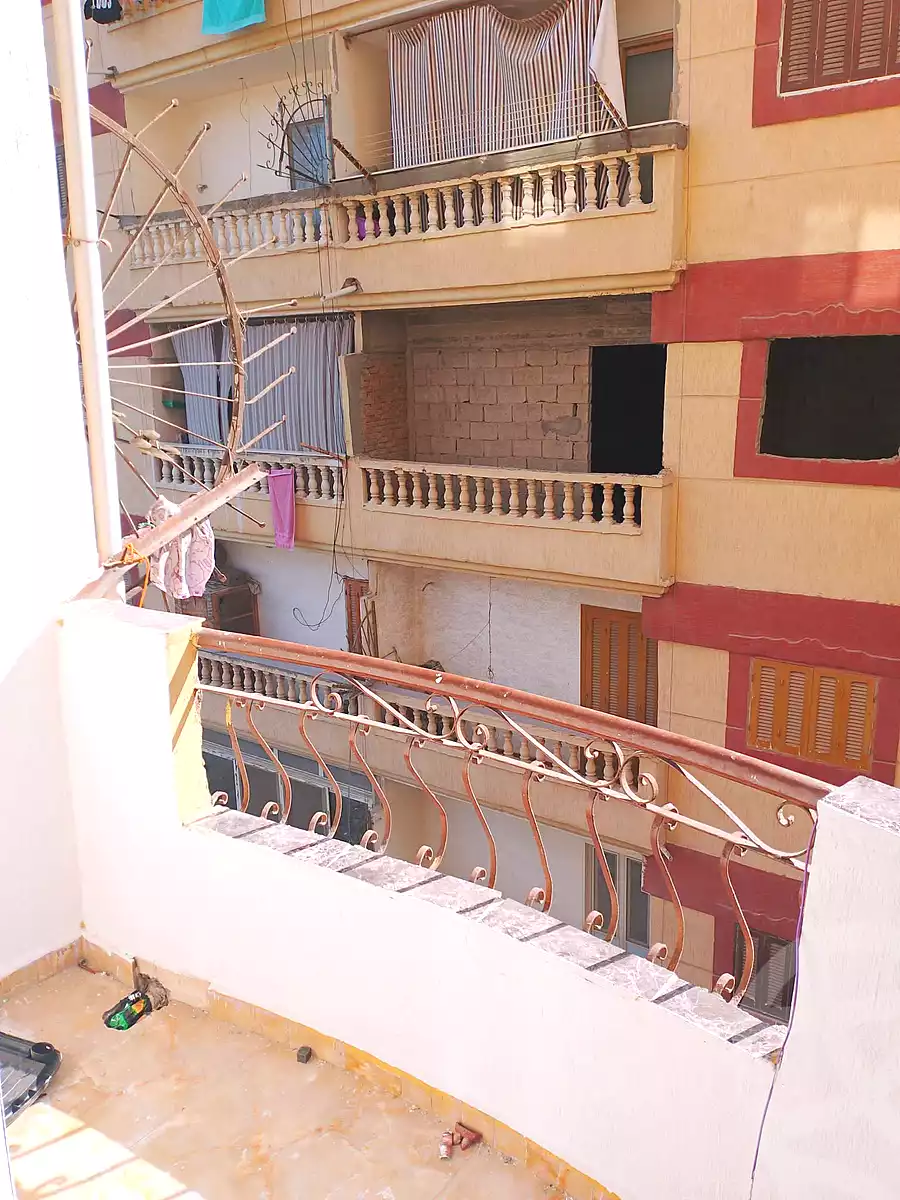 https://aqarmap.com.eg/ar/listing/7157991-for-sale-alexandria-new-miami-street-10