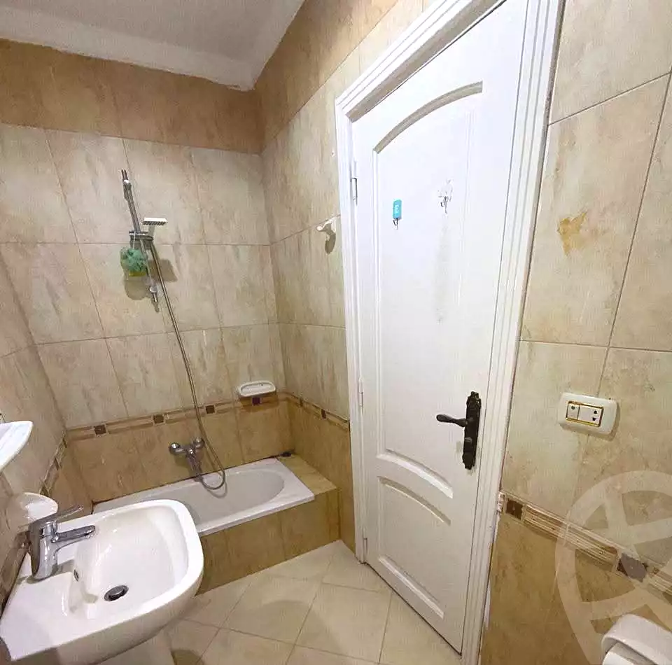 https://aqarmap.com.eg/en/listing/7158567-for-sale-alexandria-camp-cesar-el-gaish-rd