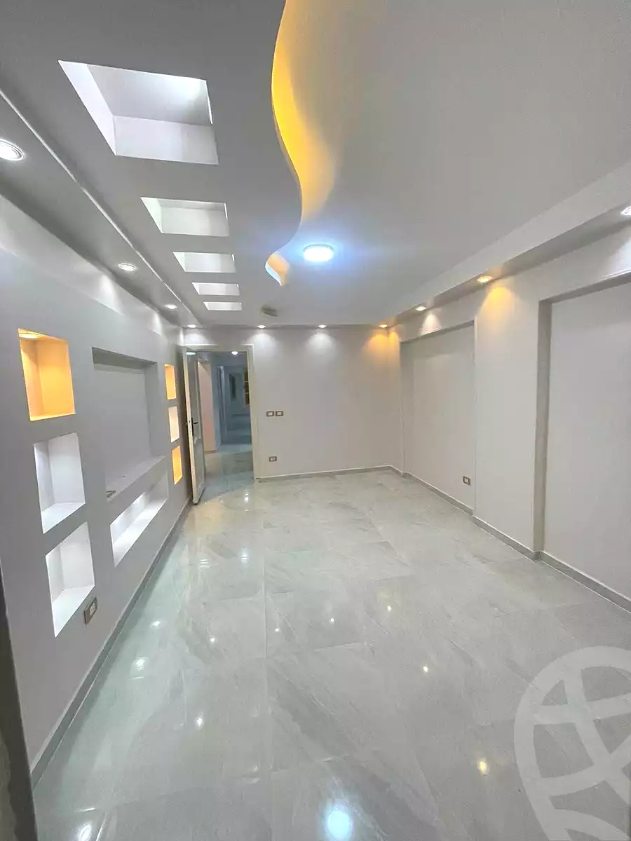https://aqarmap.com.eg/ar/listing/7158571-for-sale-alexandria-el-asafra-l-sfr-bhry