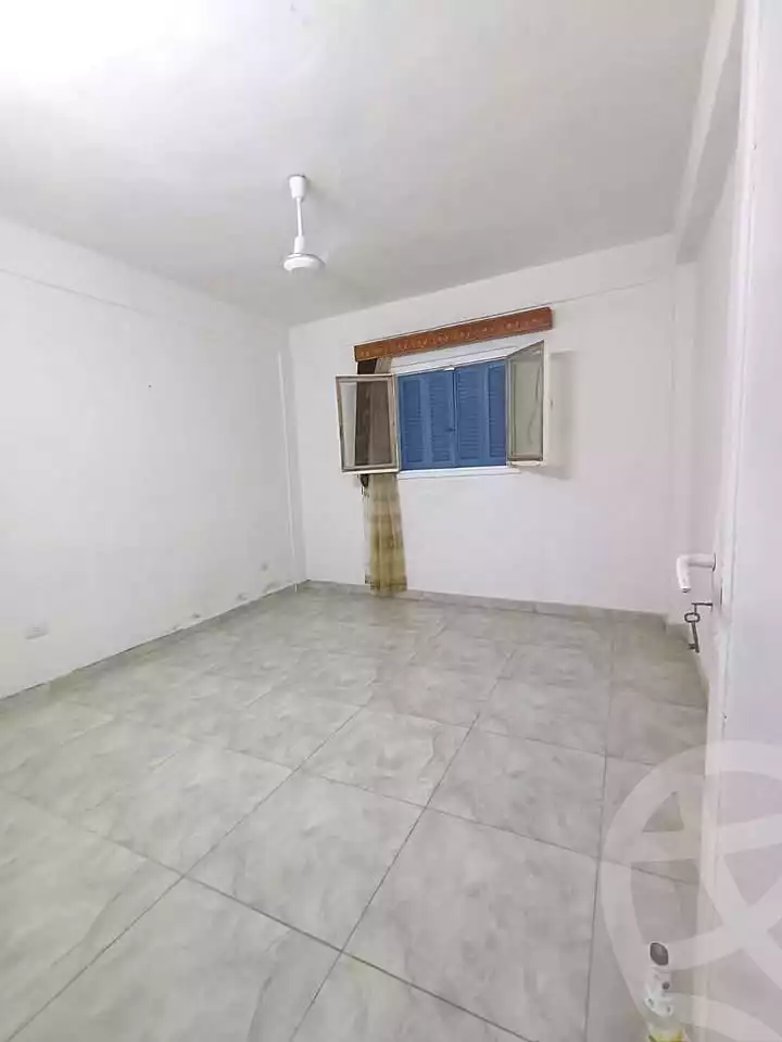 https://aqarmap.com.eg/ar/listing/7159333-for-rent-alexandria-al-agamy-lbytsh-al-samalehy-1-st