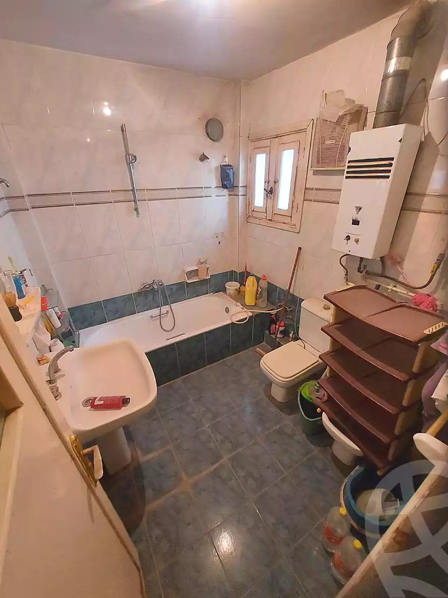 https://aqarmap.com.eg/en/listing/7159445-for-sale-cairo-helwan-helwan-el-sharkeya-borhan-st