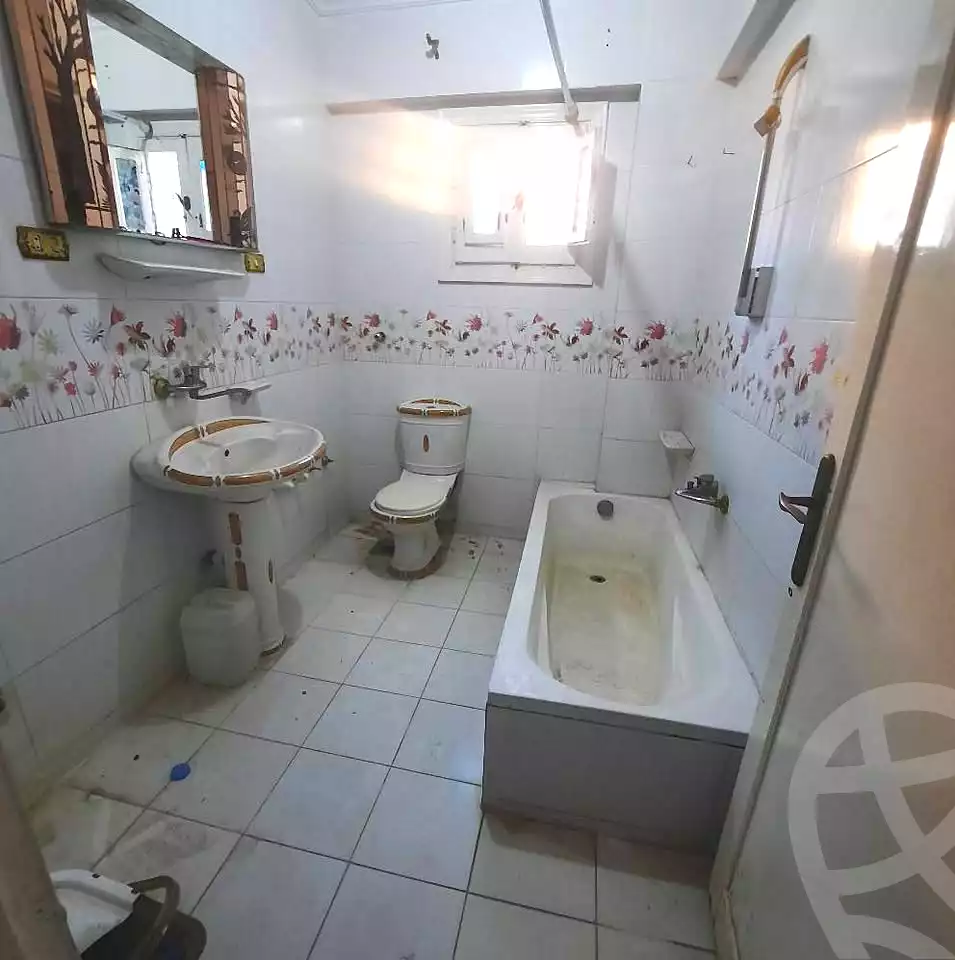 https://aqarmap.com.eg/ar/listing/7159930-for-sale-alexandria-al-agamy-el-hanouvel-al-asdakaa-st