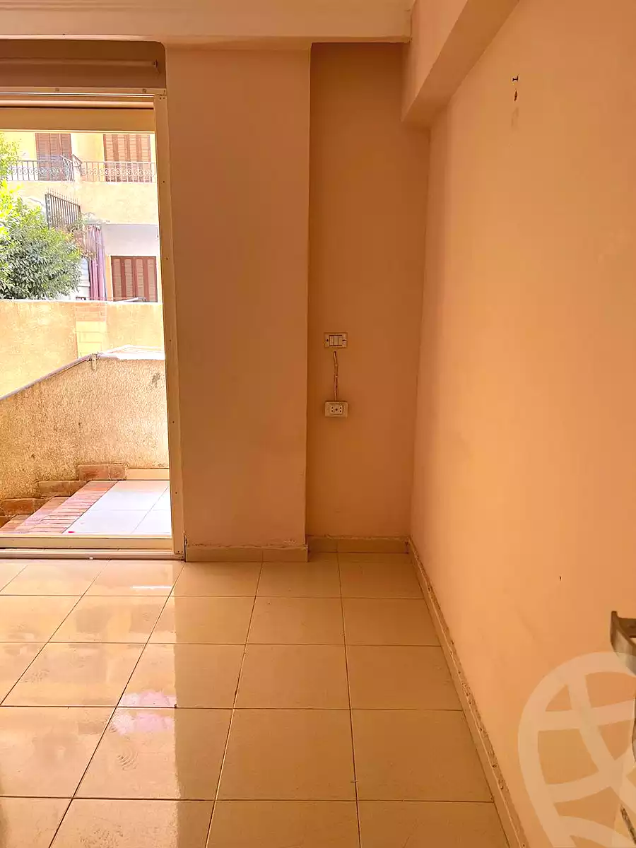 https://aqarmap.com.eg/ar/listing/7159967-for-sale-cairo-6th-of-october-el-ahyaa-neighborhood-2nd-divided-from-al-kafrawei-st