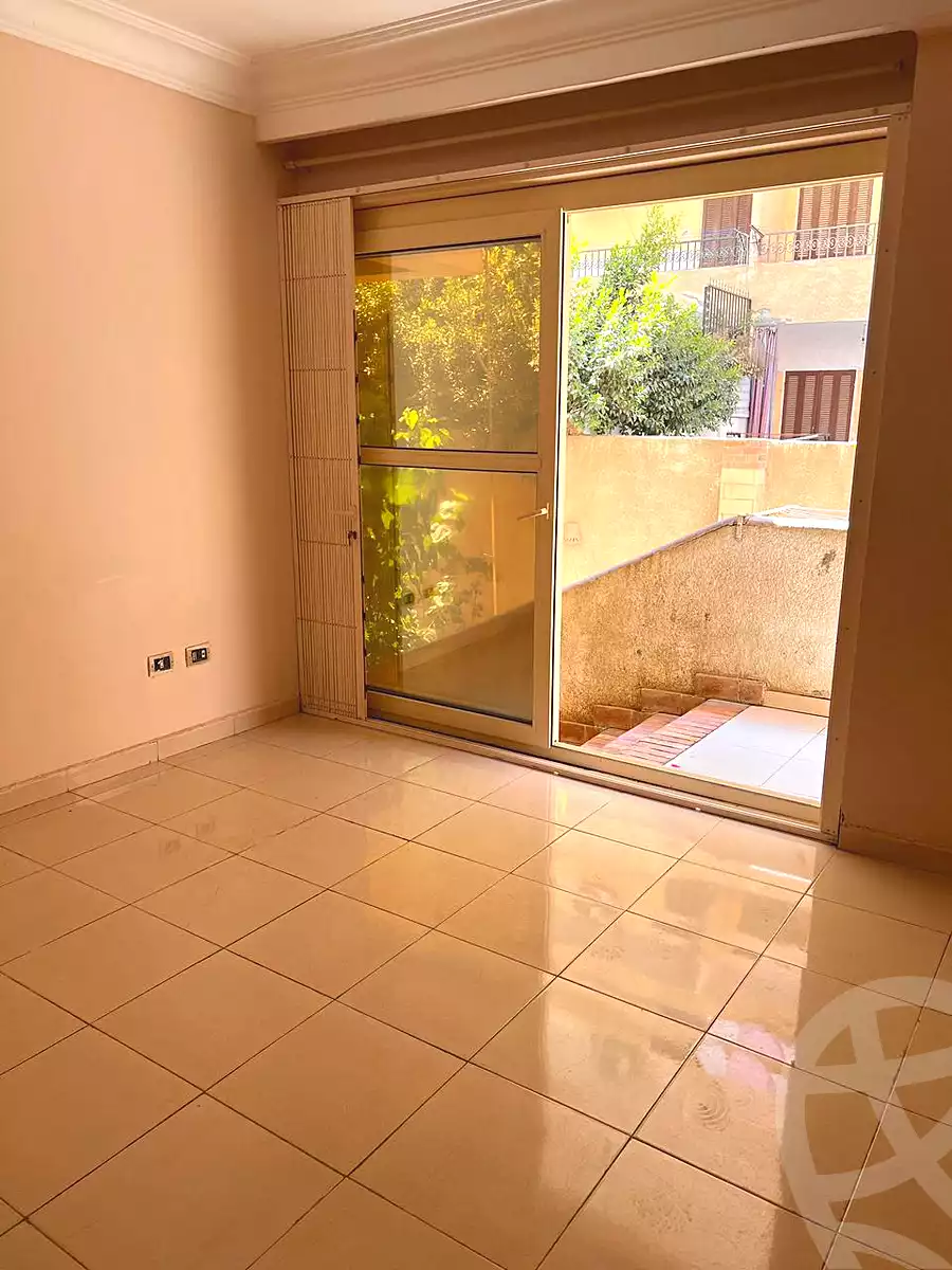 https://aqarmap.com.eg/ar/listing/7159967-for-sale-cairo-6th-of-october-el-ahyaa-neighborhood-2nd-divided-from-al-kafrawei-st