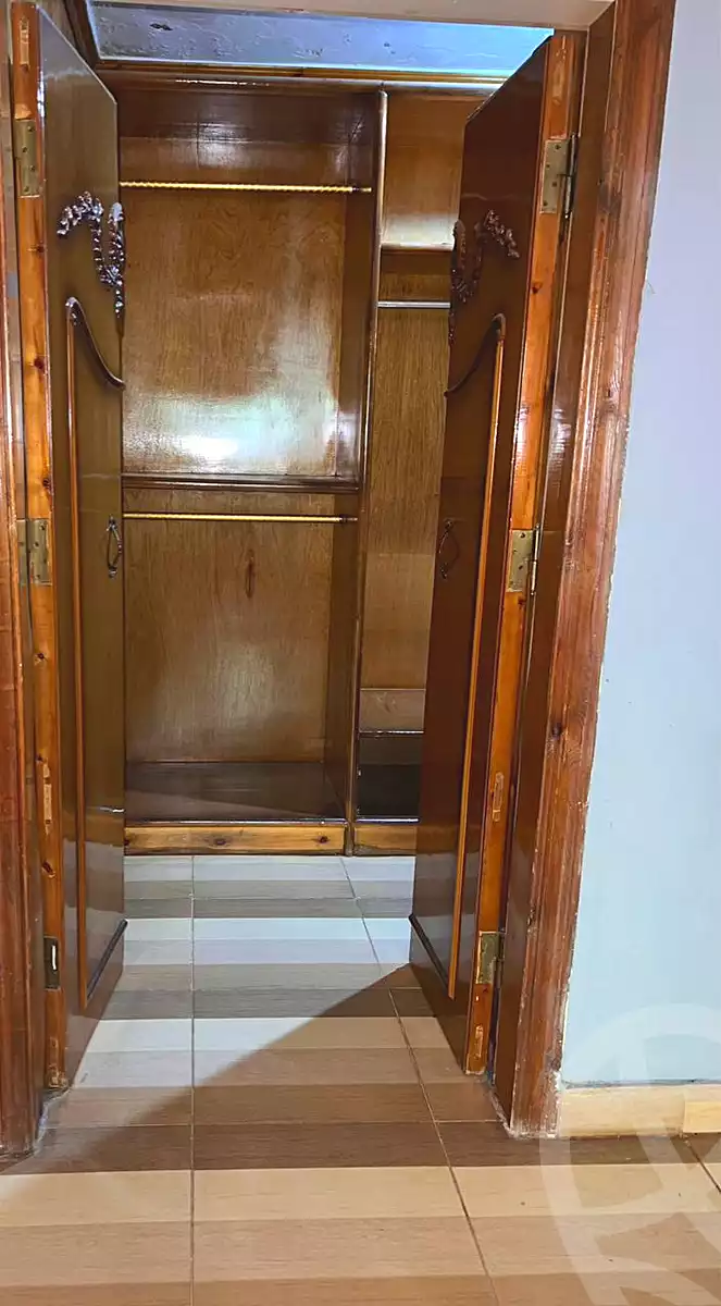 https://aqarmap.com.eg/ar/listing/7159967-for-sale-cairo-6th-of-october-el-ahyaa-neighborhood-2nd-divided-from-al-kafrawei-st