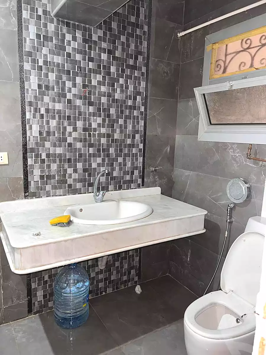 https://aqarmap.com.eg/ar/listing/7159967-for-sale-cairo-6th-of-october-el-ahyaa-neighborhood-2nd-divided-from-al-kafrawei-st