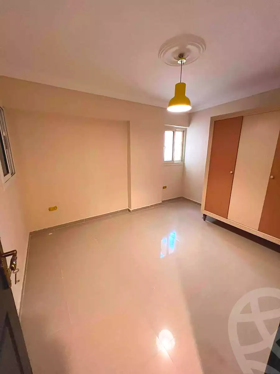 https://aqarmap.com.eg/en/listing/7160654-for-sale-alexandria-ganaklis-shr-mrtdy-bsh