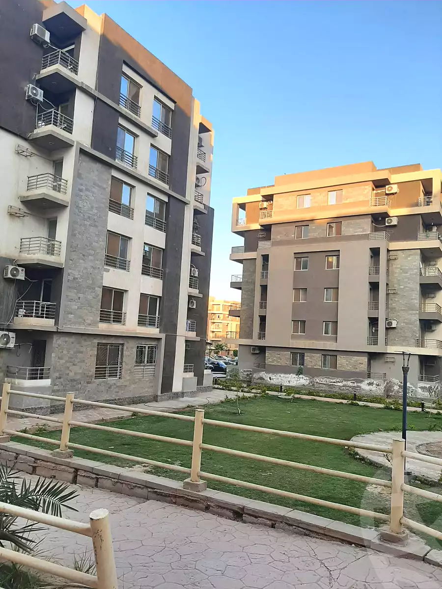 https://aqarmap.com.eg/en/listing/7163041-for-sale-cairo-6th-of-october-hadaeq-october-compounds-dar-misr