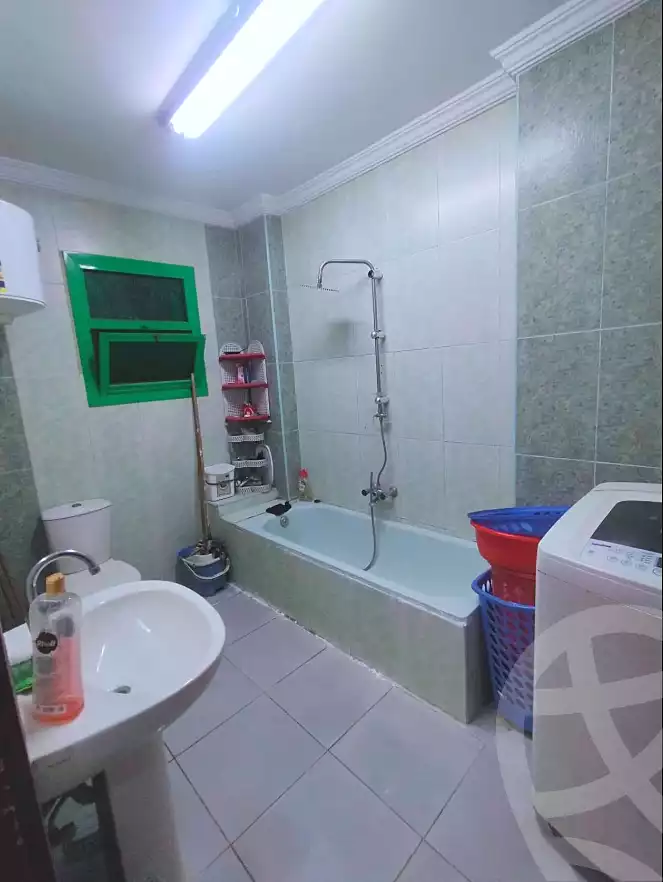 https://aqarmap.com.eg/ar/listing/7164808-for-sale-cairo-helwan-helwan-el-sharkeya-heidar-st