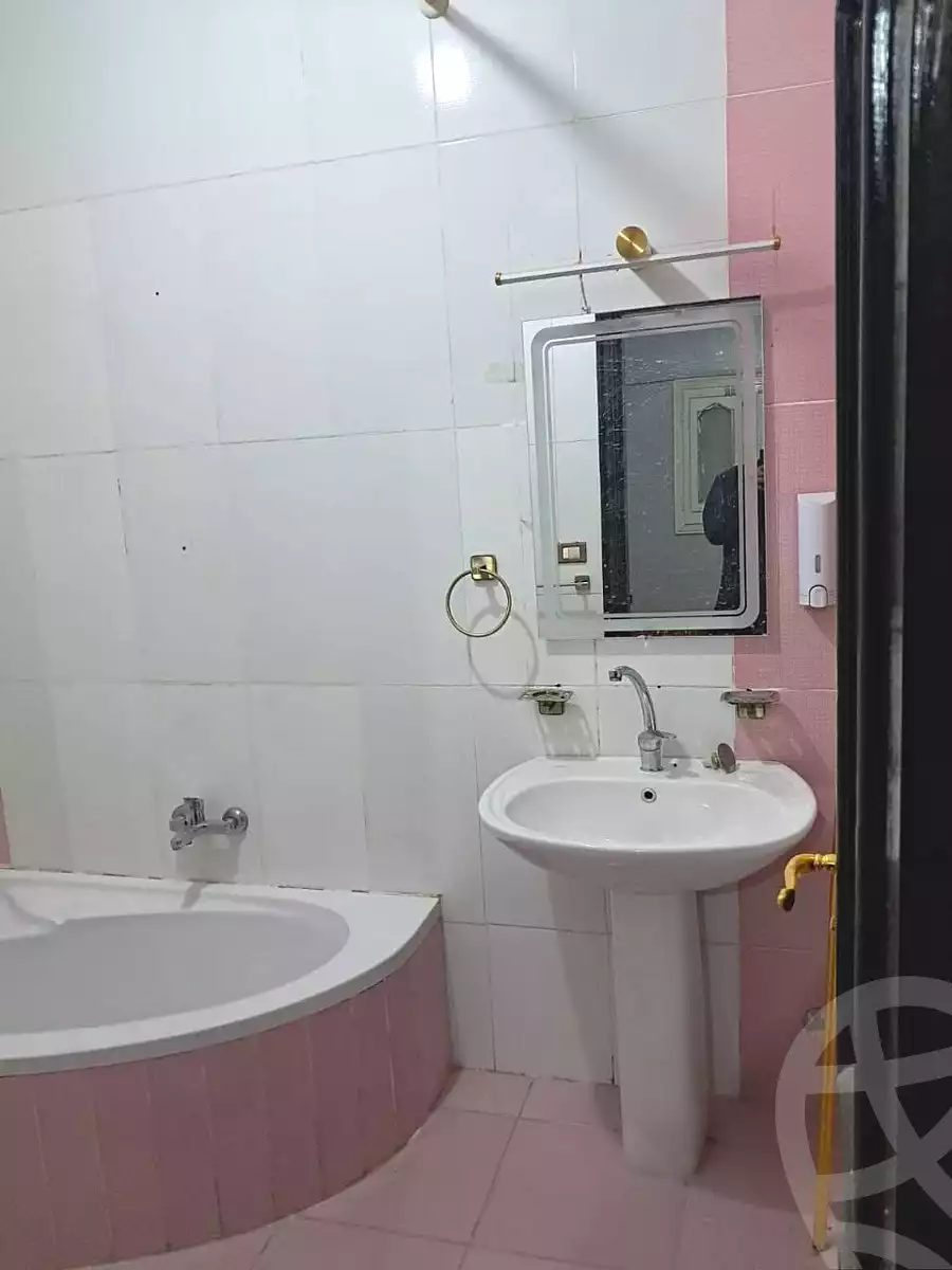 https://aqarmap.com.eg/ar/listing/7165293-for-sale-cairo-new-cairo-el-yassamin-el-yasmeen-3-mohamed-rahim-st