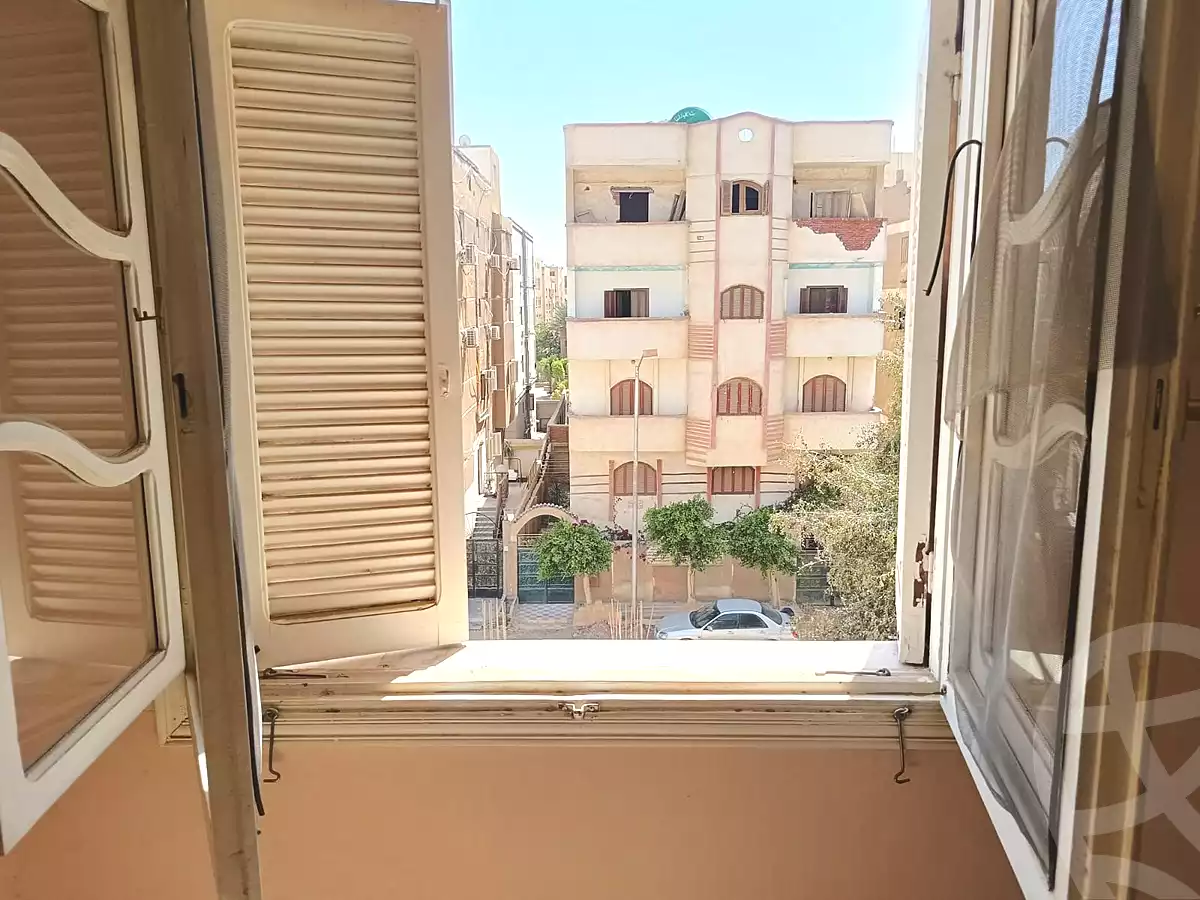 https://aqarmap.com.eg/ar/listing/7165438-for-rent-cairo-6th-of-october-el-ahyaa-neighborhood-3rd-al-hay-al-thalith-st