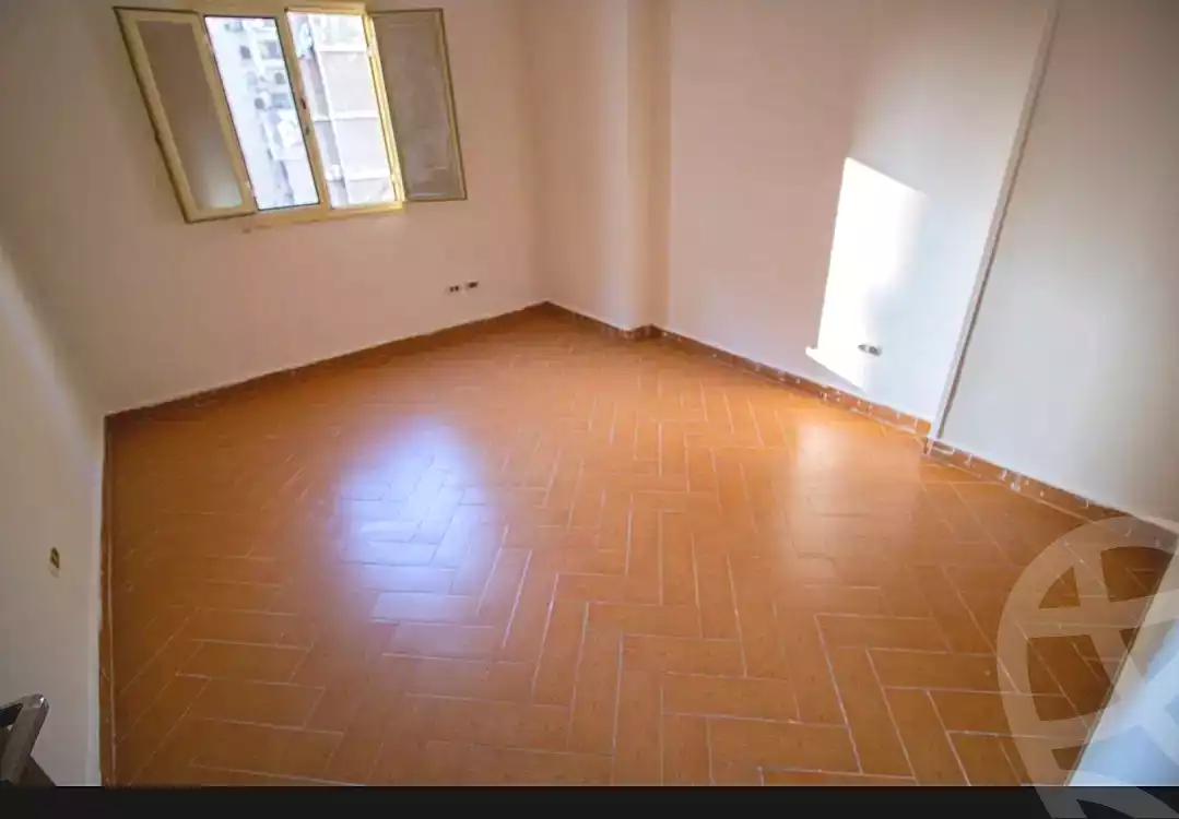 https://aqarmap.com.eg/en/listing/7166371-for-sale-alexandria-ganaklis
