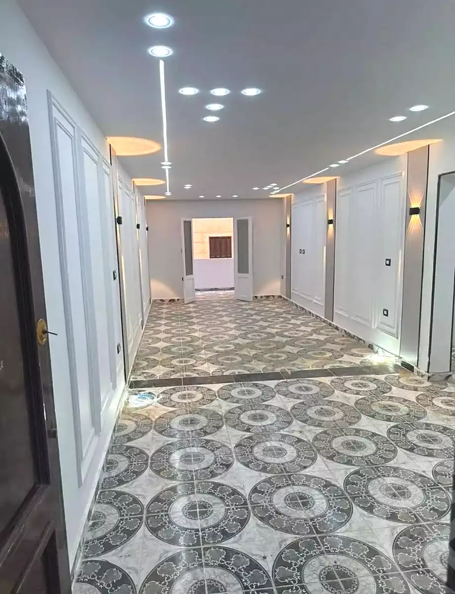 https://aqarmap.com.eg/ar/listing/7166378-for-sale-alexandria-al-agamy-el-hanouvel-radwan-st
