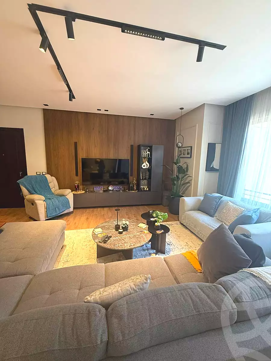 https://aqarmap.com.eg/ar/listing/7168038-for-sale-cairo-new-cairo-compounds-kmbwnd-fyldj-jyt-blm-hylz