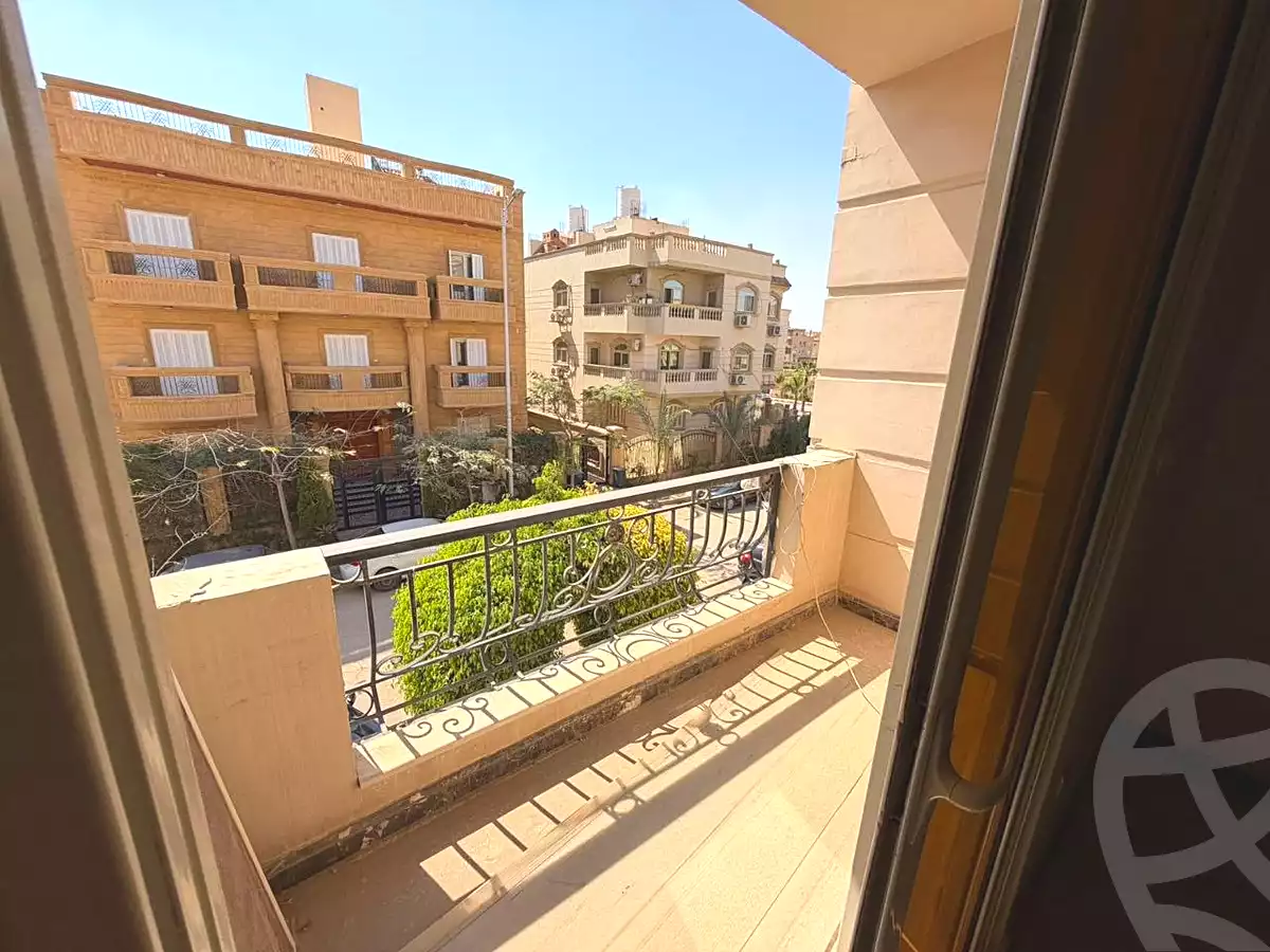 https://aqarmap.com.eg/en/listing/7169566-for-sale-cairo-new-cairo-compounds-kmbwnd-lnkhyl
