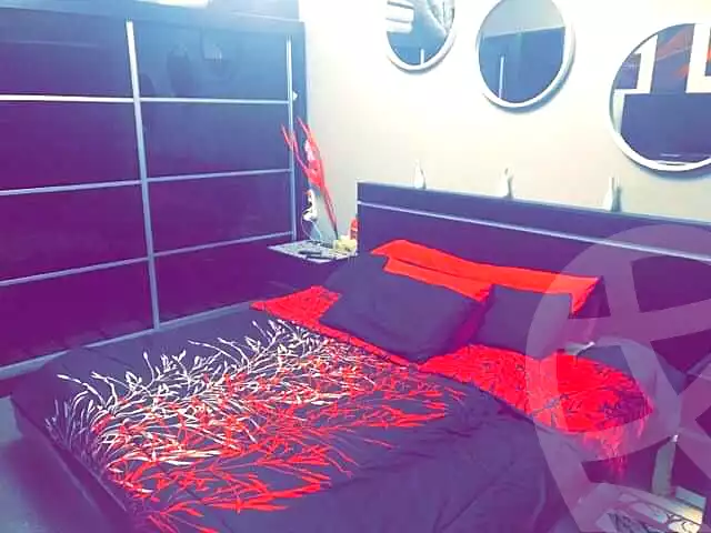 https://aqarmap.com.eg/ar/listing/7169731-for-sale-cairo-el-sheikh-zayed-city-el-hay-el-thaleth-ashaer-area-1-el-salam-st