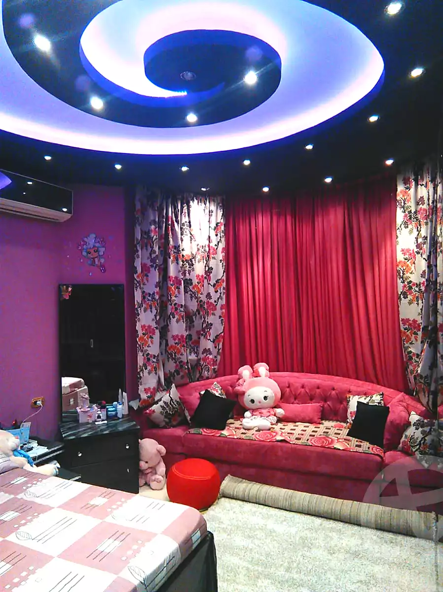 https://aqarmap.com.eg/ar/listing/7169731-for-sale-cairo-el-sheikh-zayed-city-el-hay-el-thaleth-ashaer-area-1-el-salam-st