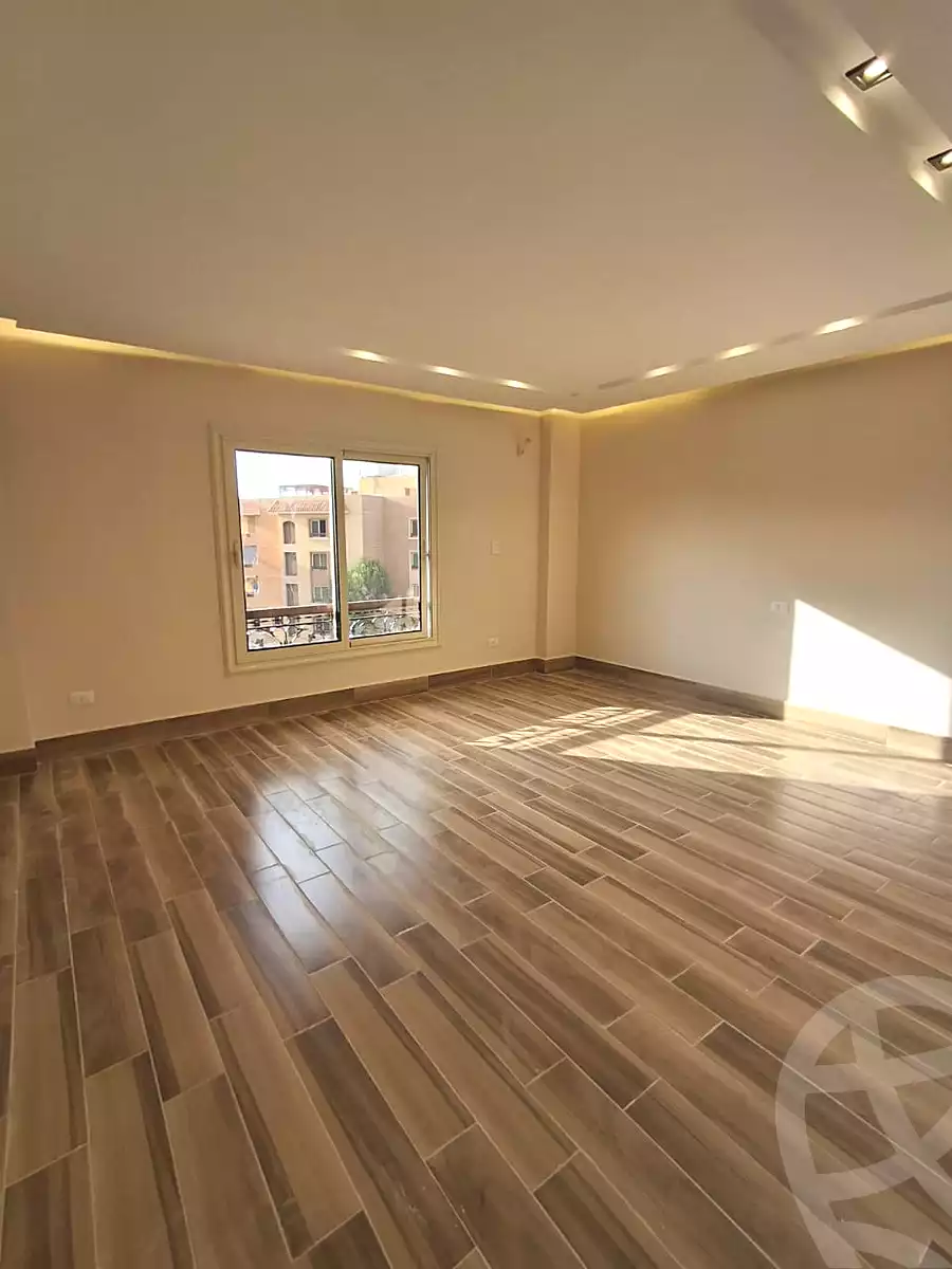 https://aqarmap.com.eg/ar/listing/7169968-for-sale-cairo-el-sheikh-zayed-city-compounds-el-khamayel