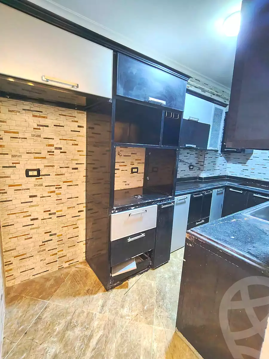 https://aqarmap.com.eg/ar/listing/7170021-for-sale-alexandria-sydy-bshr-sydy-bshr-qbly-street-17
