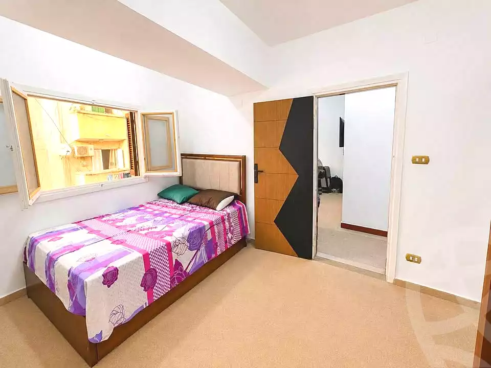 https://aqarmap.com.eg/en/listing/7170373-for-sale-alexandria-ganaklis
