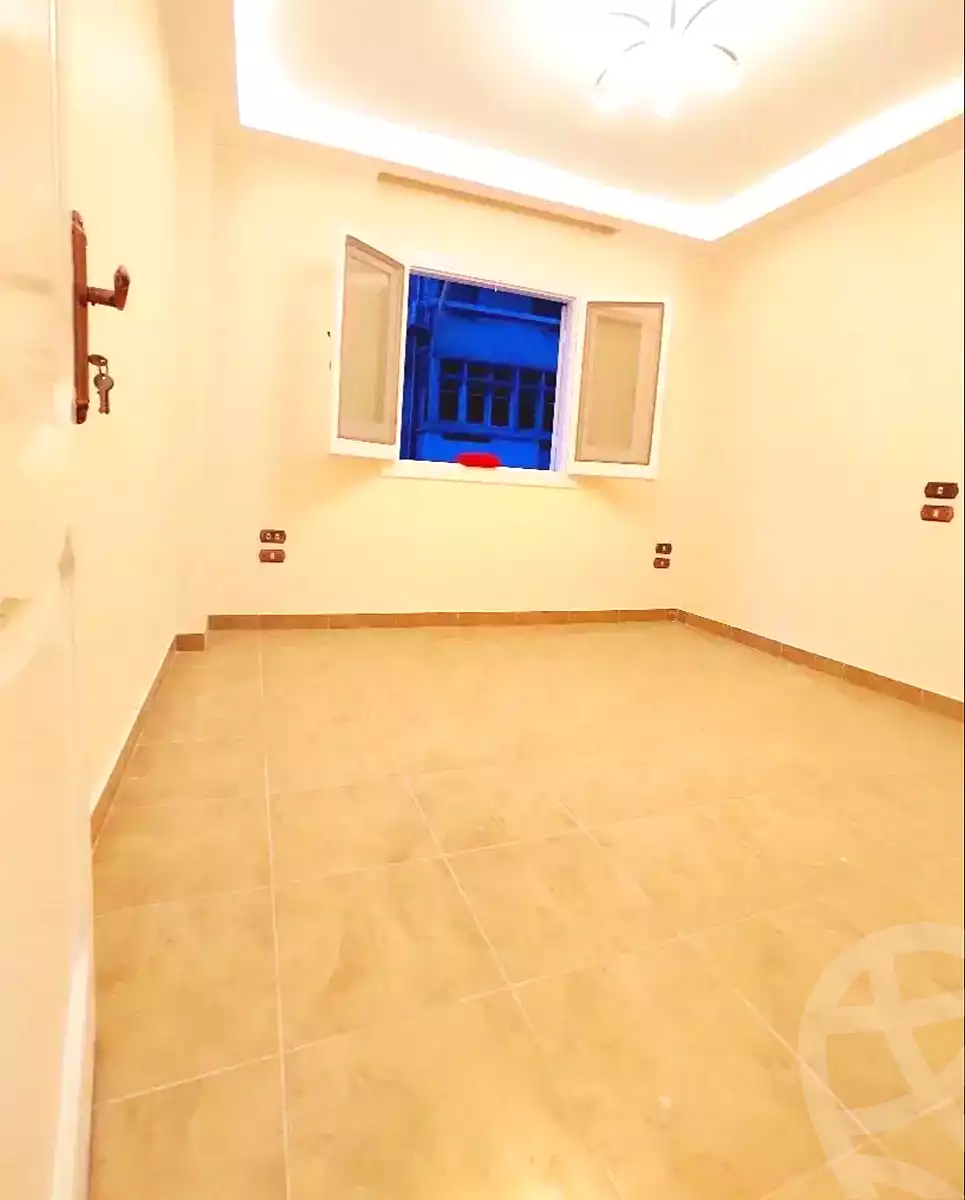 https://aqarmap.com.eg/ar/listing/7171216-for-sale-alexandria-sydy-bshr-sydy-bshr-bhry-khalil-hamada-st