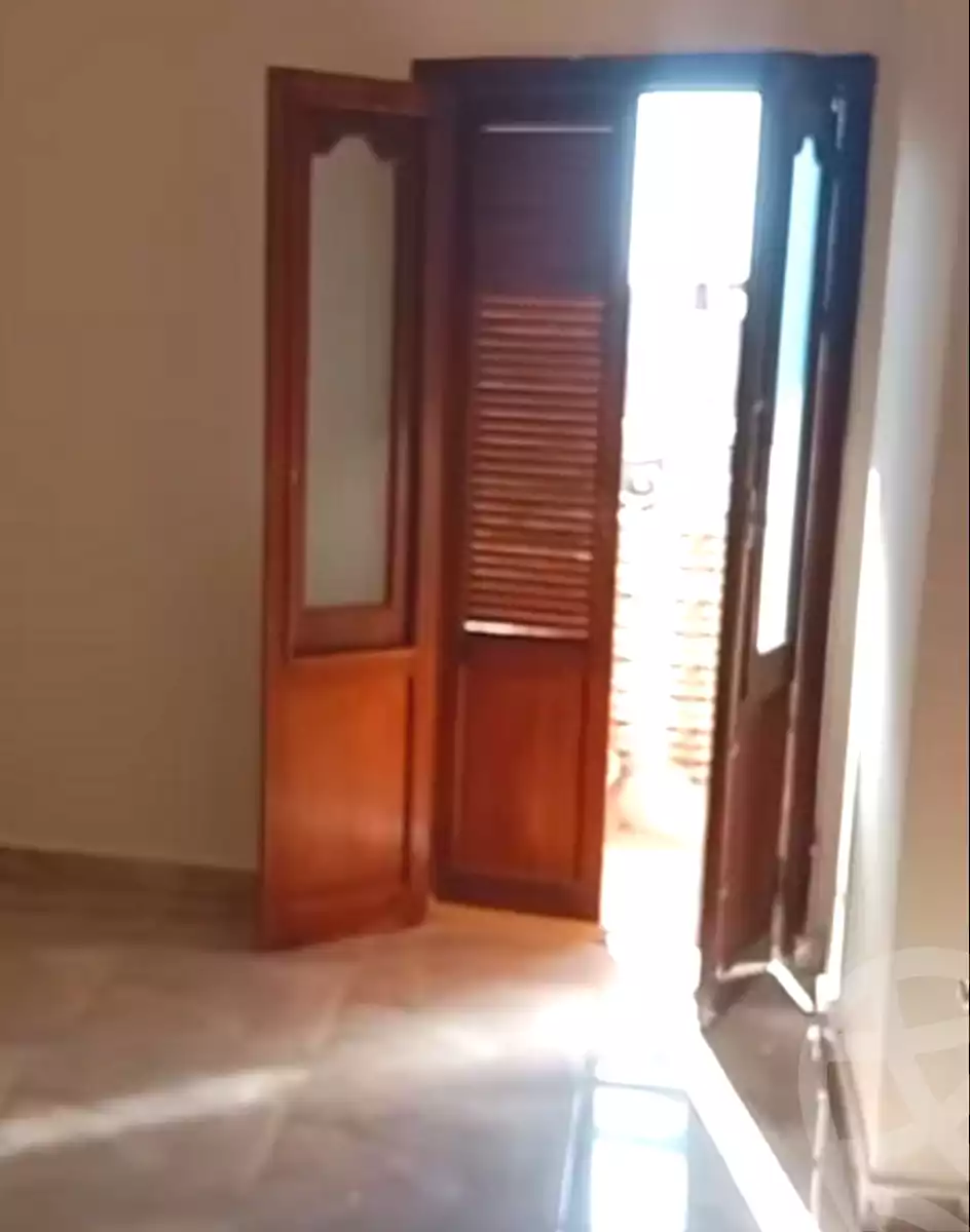 https://aqarmap.com.eg/ar/listing/7171360-for-sale-cairo-ain-shams-ain-shams-el-sharkia-afifi-effat-st