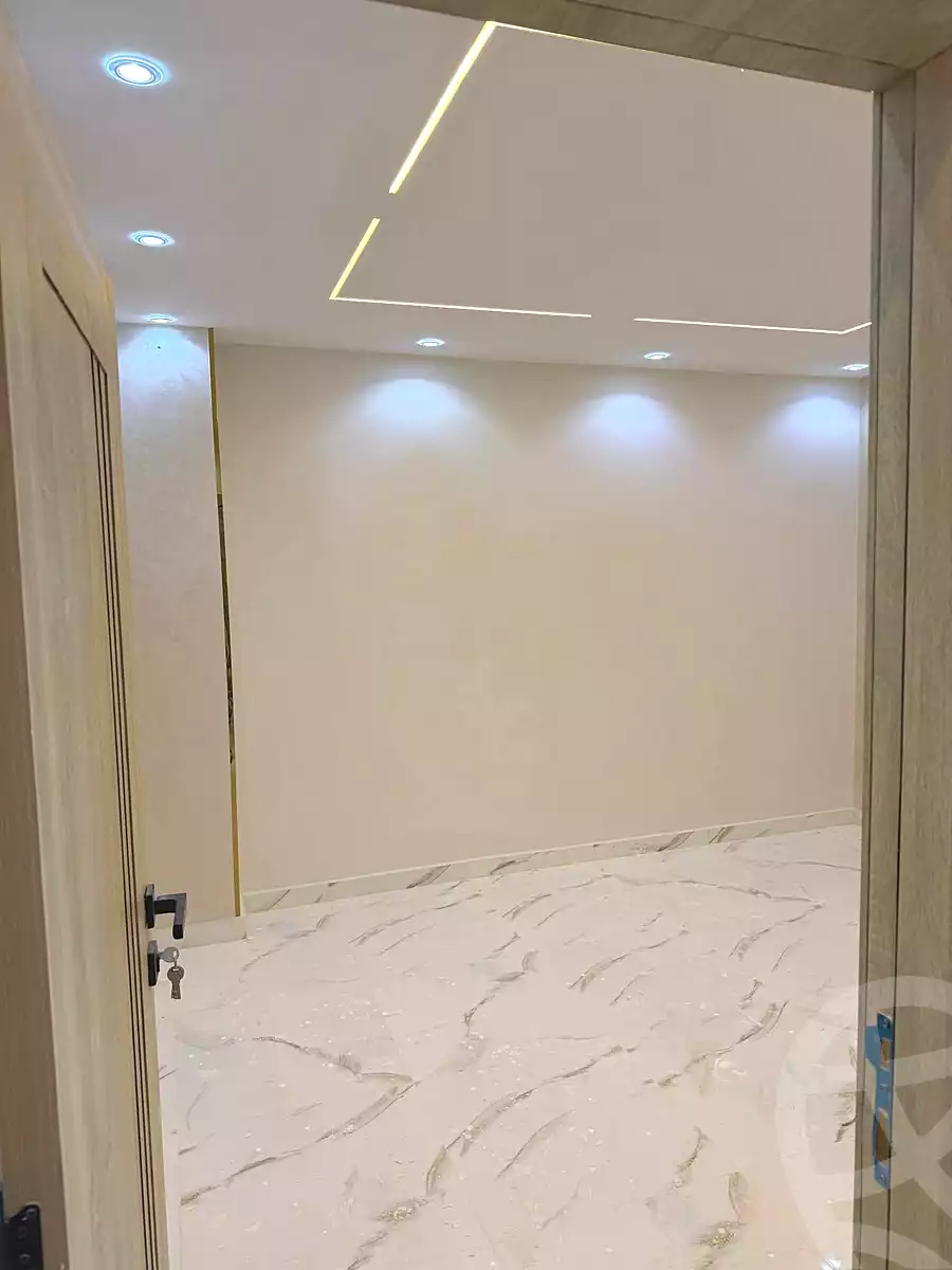 https://aqarmap.com.eg/en/listing/7172140-for-sale-cairo-el-haram-el-lebeny-soltan-khattab-st