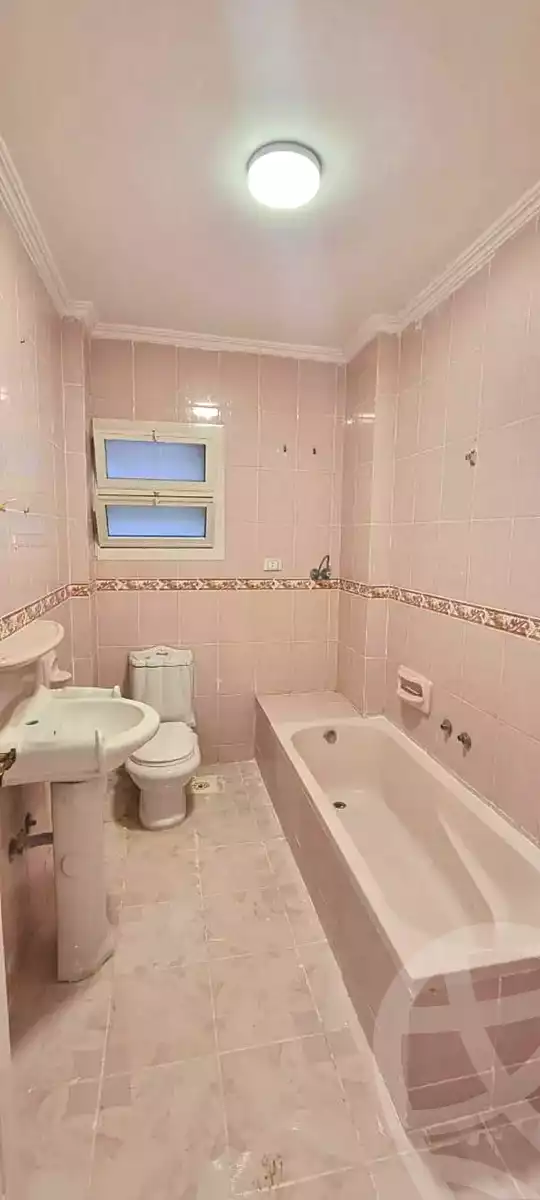 https://aqarmap.com.eg/ar/listing/7172296-for-sale-alexandria-al-agamy-shataa-el-nakheel