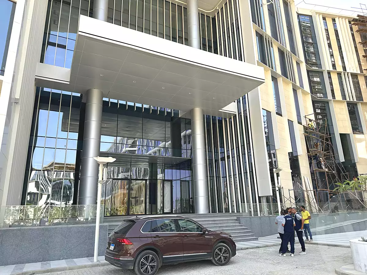 https://aqarmap.com.eg/ar/listing/7171767-for-rent-cairo-new-cairo-compounds-kyrw-byzns-blz-btr-hwm-llttwyr